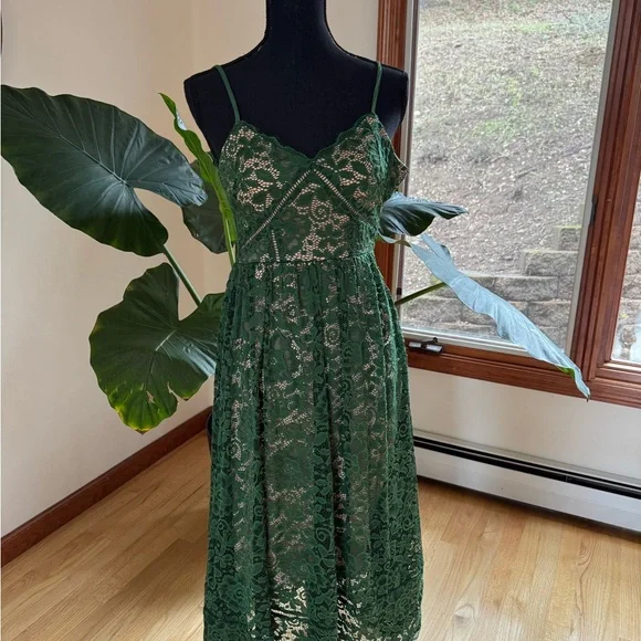 NSR Green Lace Dress - Picture 1 of 4